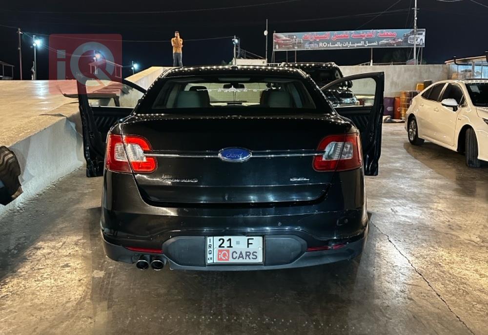 Ford Taurus